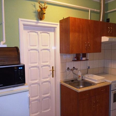 Szivarvany Apartman Дьюла Экстерьер фото